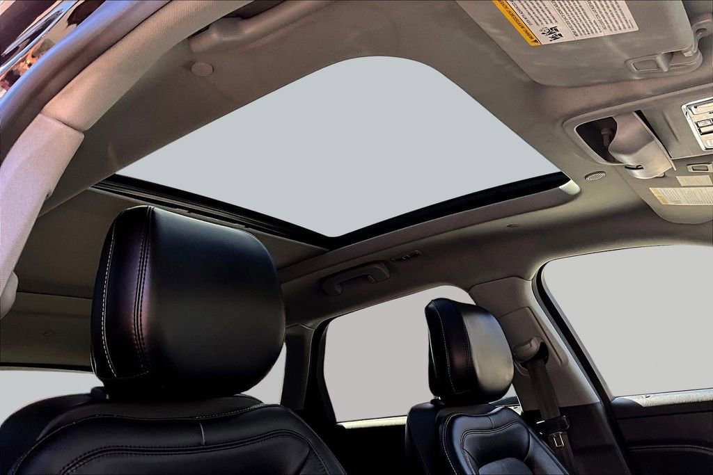 Used 2020 Lincoln Corsair AWD w/ Premium Package image 26