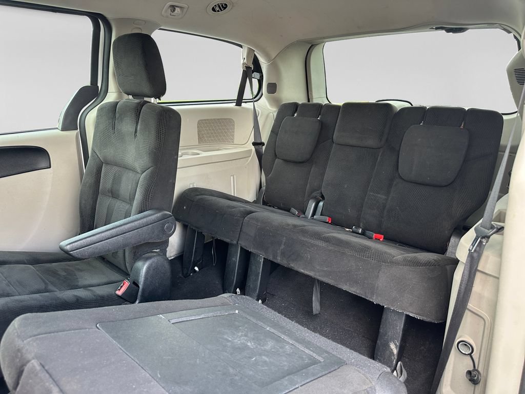 Used 2016 Dodge Grand Caravan SXT FWD image 34