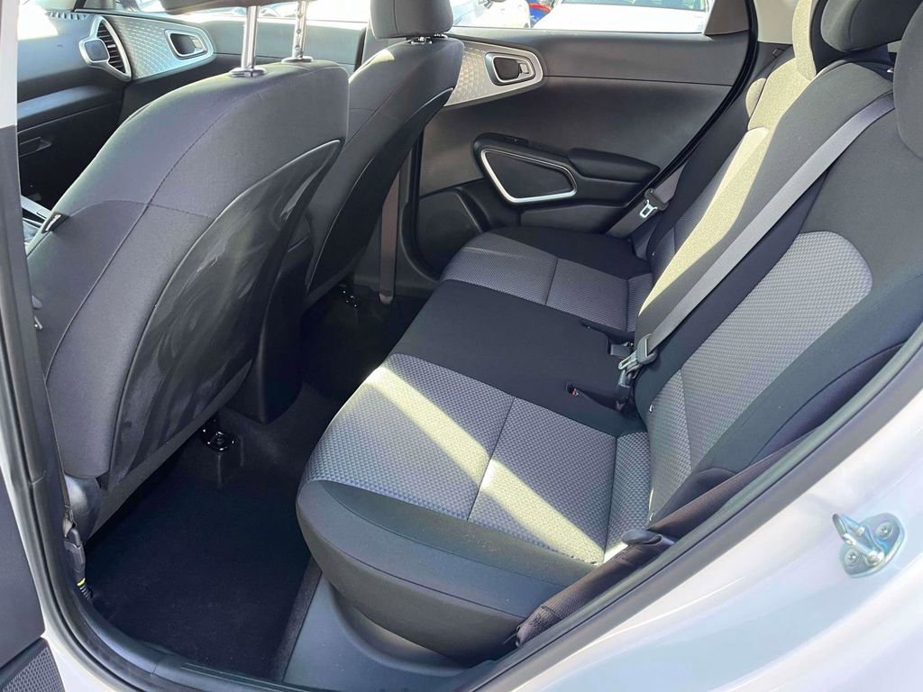 Certified 2025 Kia Soul LX w/ LX Technology Package image 6