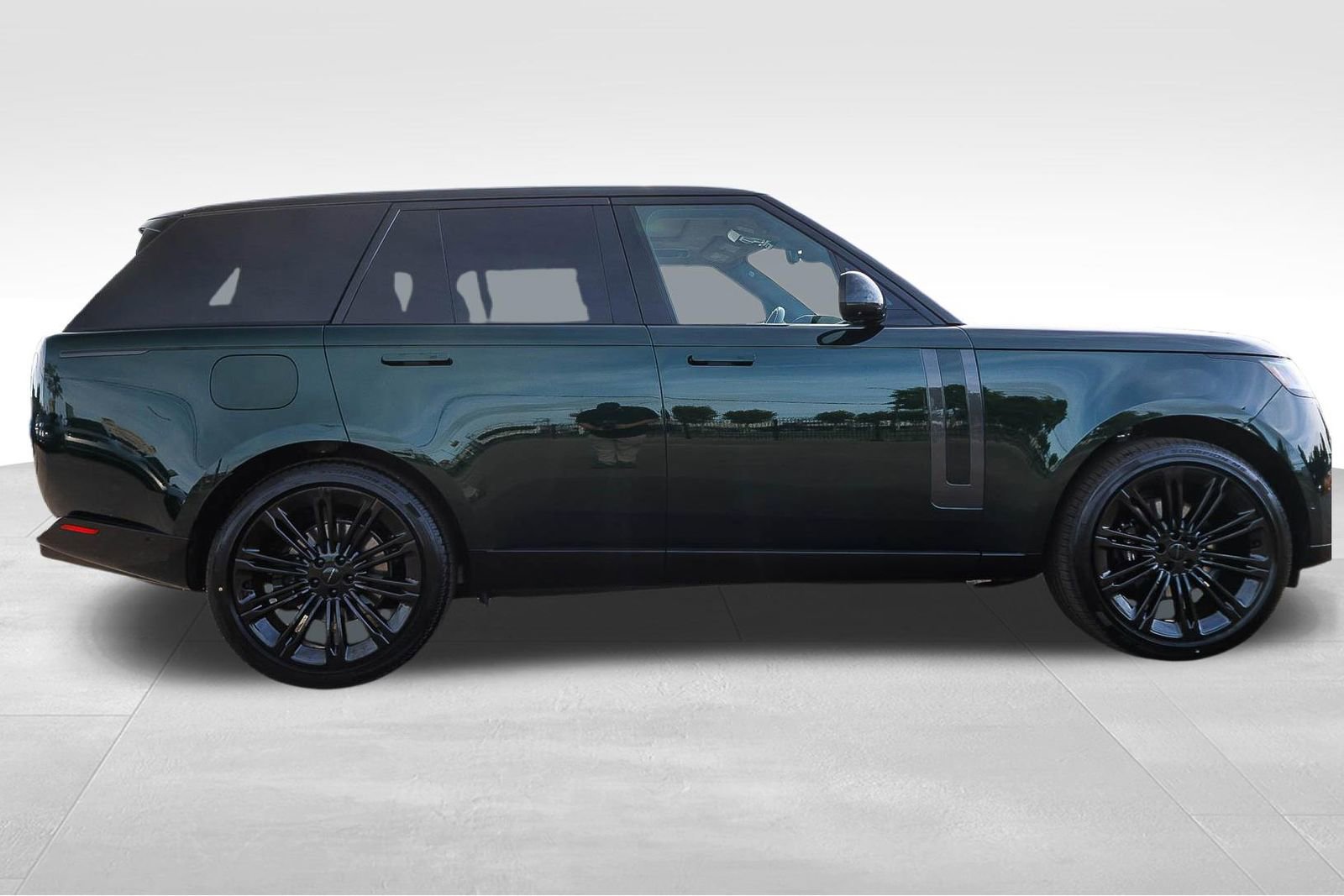 New 2026 Land Rover Range Rover SE image 4