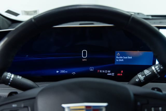 Used 2025 Cadillac XT4 Premium Luxury image 2