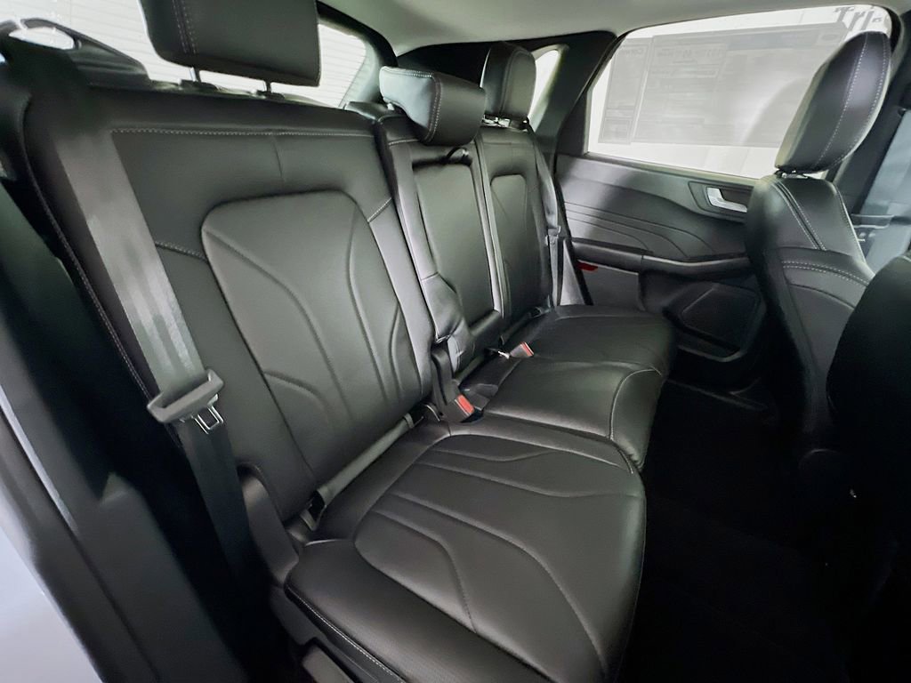 New 2025 Ford Escape SE w/ PHEV Premium Package image 17