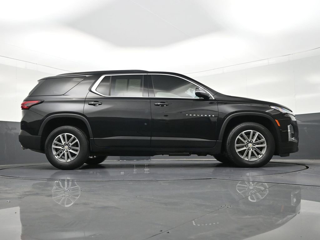 Used 2023 Chevrolet Traverse LT image 29