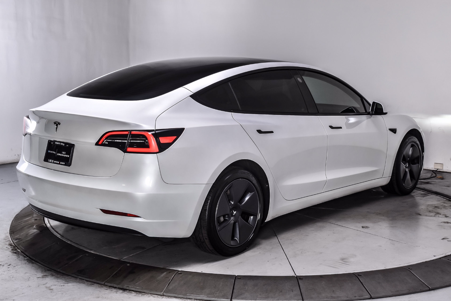 Used 2023 Tesla Model 3 Standard Range RWD image 6