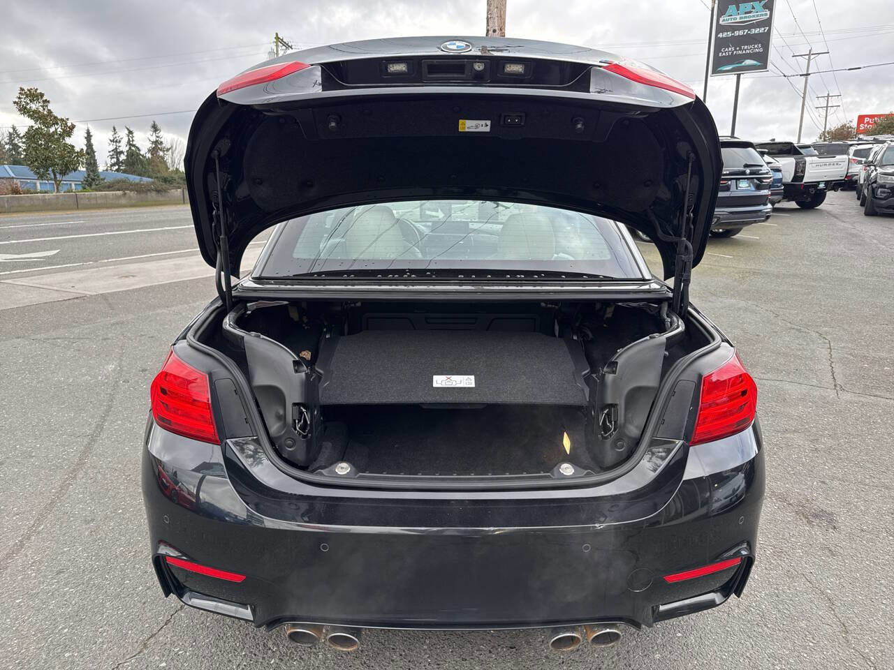 Used 2016 BMW M4 Convertible RWD image 6