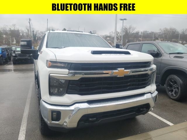 Used 2024 Chevrolet Silverado 2500 LT image 3