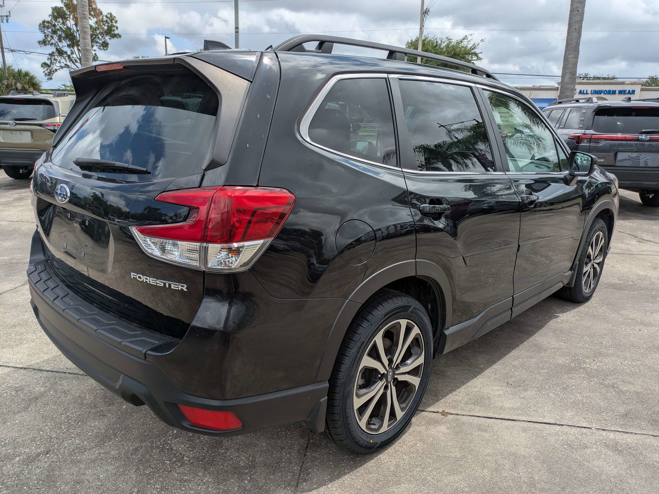 Certified 2023 Subaru Forester Limited AWD/4WD image 4
