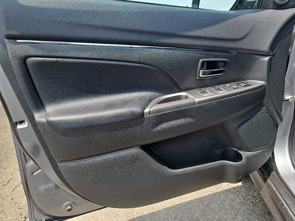 Used 2023 Mitsubishi Outlander Sport SE image 43