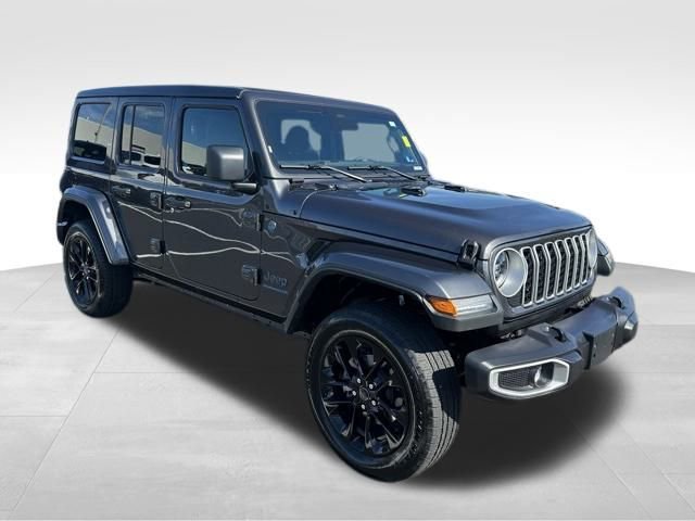 Used 2025 Jeep Wrangler Unlimited Sahara w/ Safety Group image 11