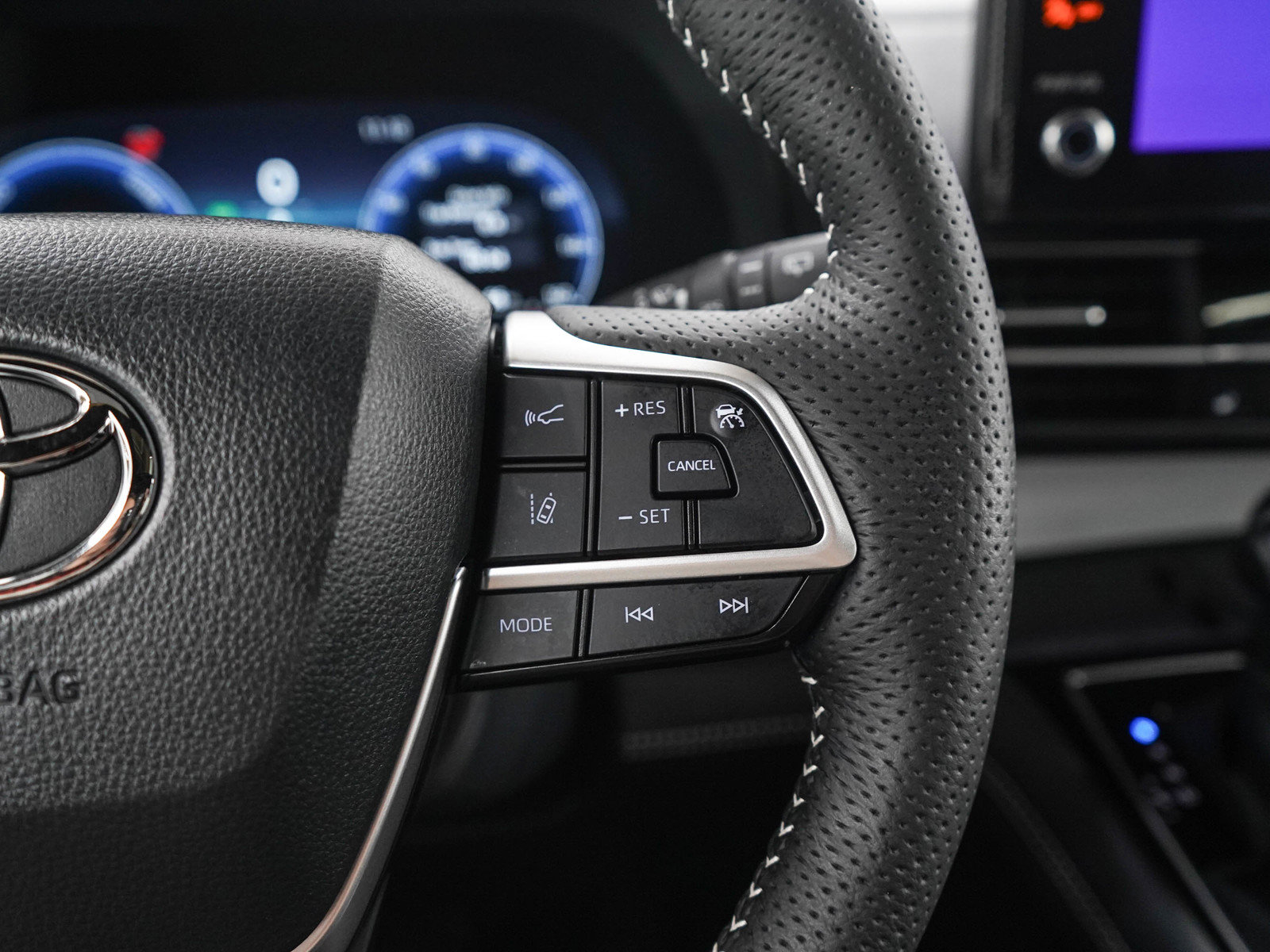Used 2026 Toyota Sienna AWD image 28