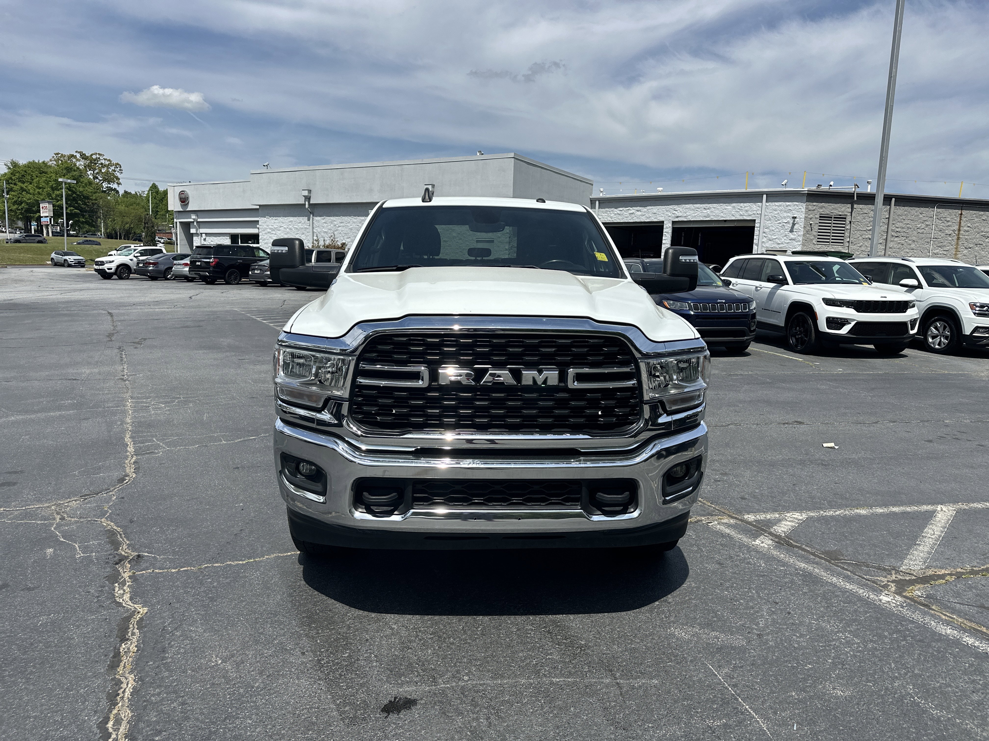 Used 2024 RAM 2500 Big Horn AWD/4WD image 4