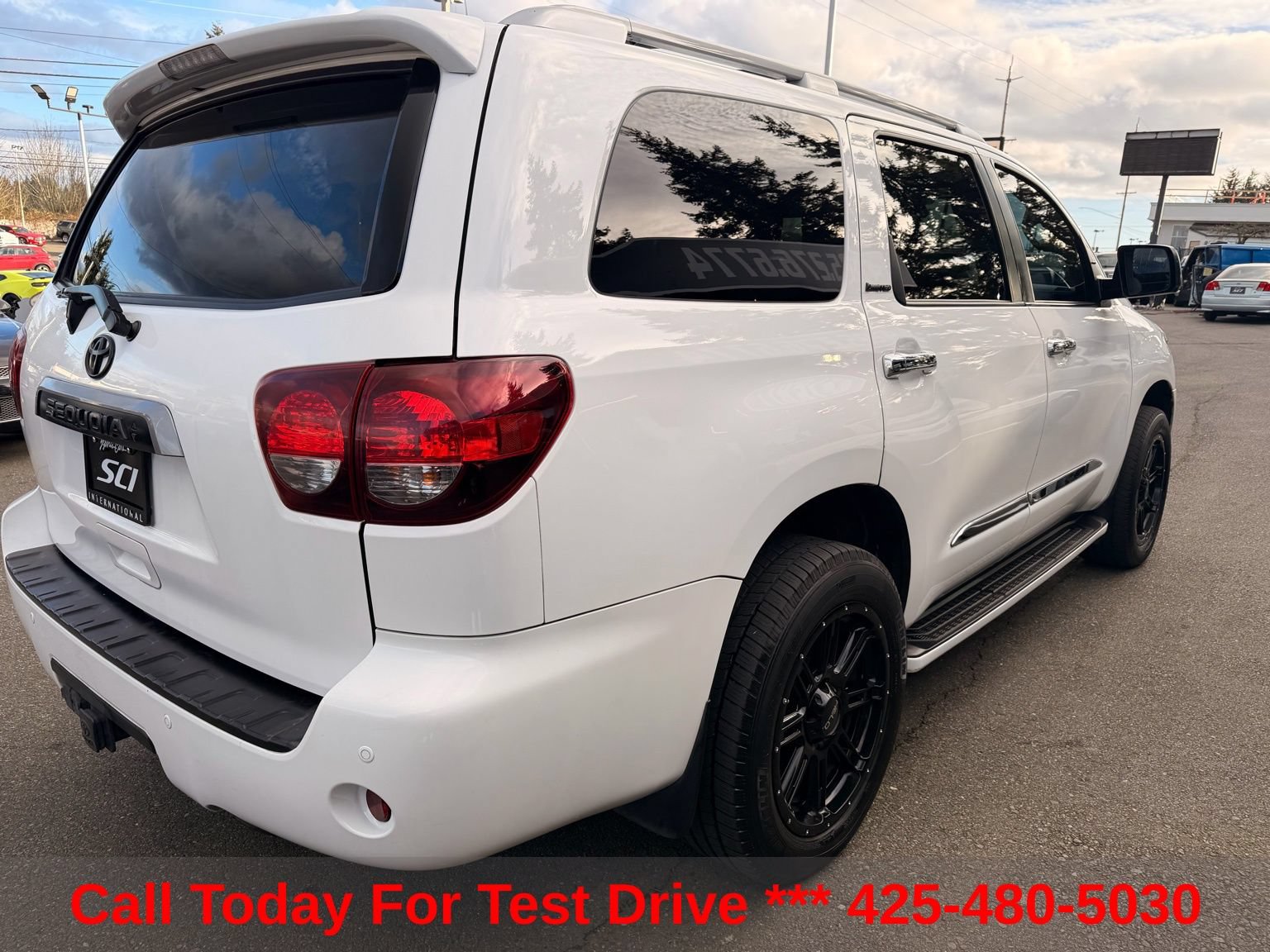Used 2020 Toyota Sequoia Limited w/ Safety & Convenience Package AWD/4WD image 7