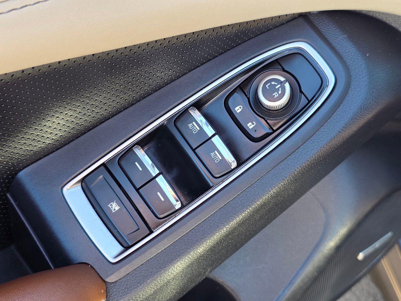 Used 2019 Subaru Ascent Touring w/ Popular Package #2A image 22