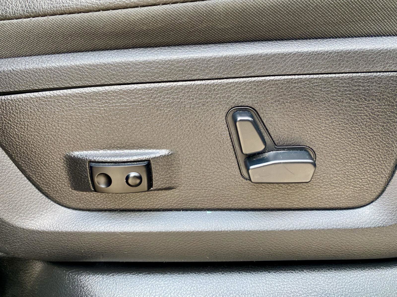 Used 2015 RAM 2500 Laramie w/ Convenience Group image 14