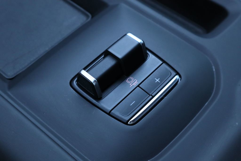 Used 2024 GMC Sierra 2500 Denali Ultimate image 19