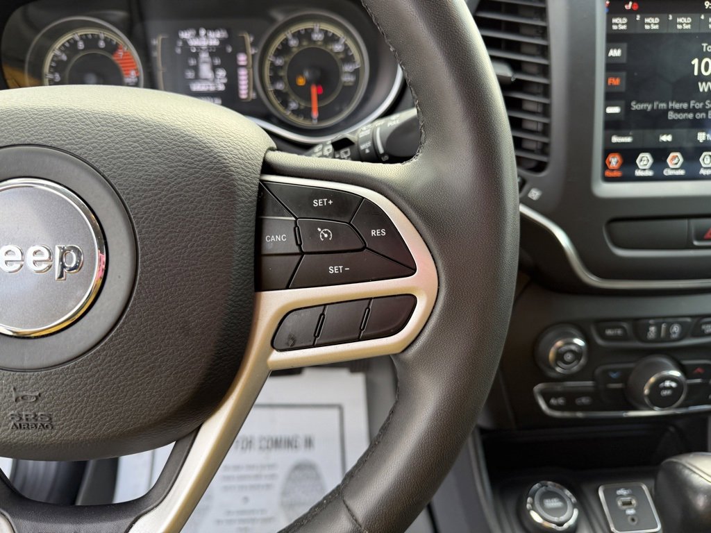 Used 2022 Jeep Cherokee Latitude w/ Trailer Tow Group image 19