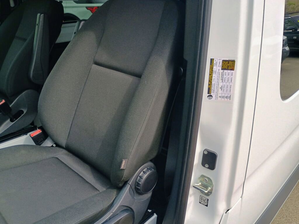 Used 2024 Mercedes-Benz Sprinter 2500 image 5