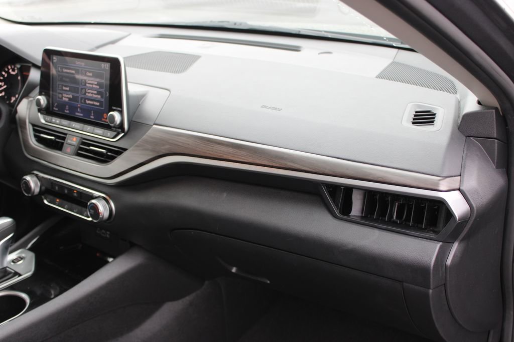 Used 2024 Nissan Altima 2.5 SV FWD image 28