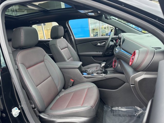 Used 2025 Chevrolet Blazer RS w/ Driver Confidence II Package image 24
