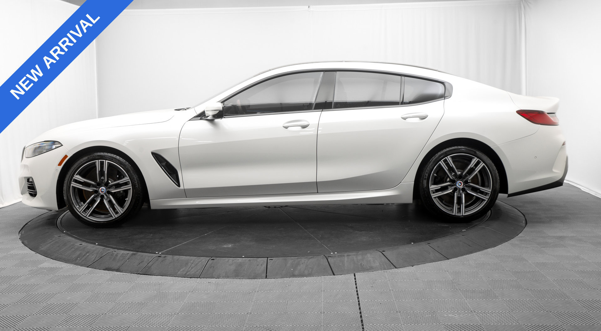 Used 2025 BMW 840i xDrive AWD/4WD image 4