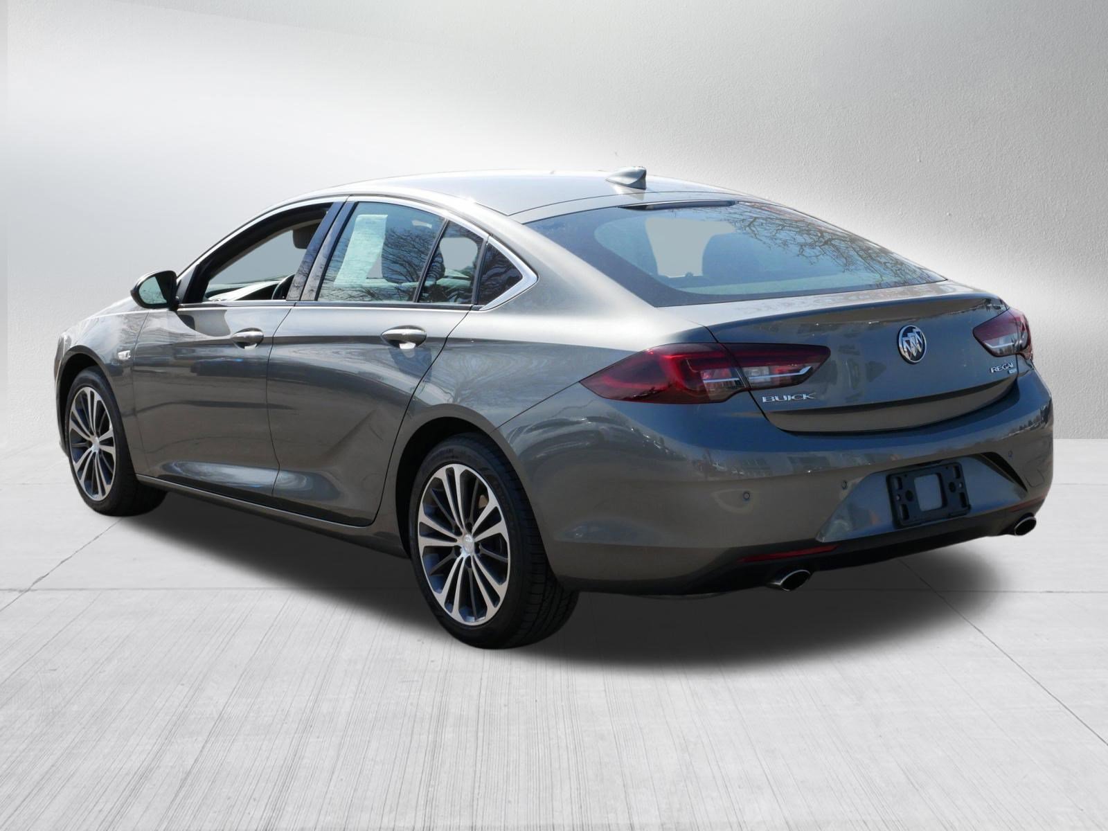 Used 2018 Buick Regal Essence w/ Driver Confidence Package #1 image 5