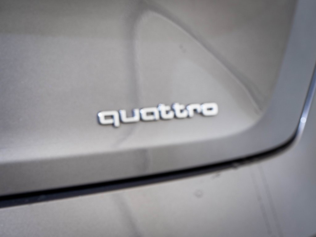 Used 2022 Audi e-tron Premium w/ Convenience Plus Package image 16