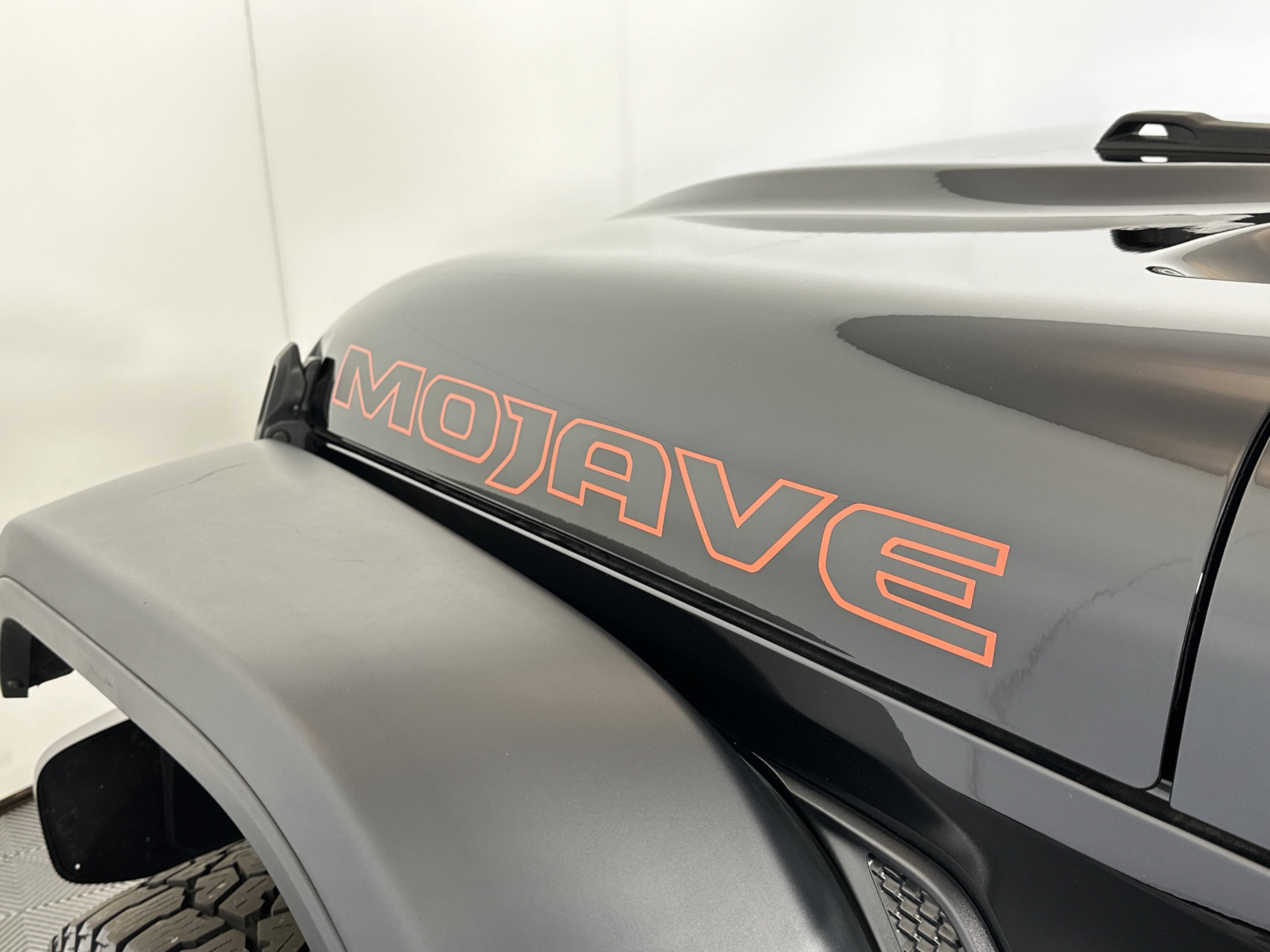 Used 2023 Jeep Gladiator Mojave w/ Cold Weather Group image 18