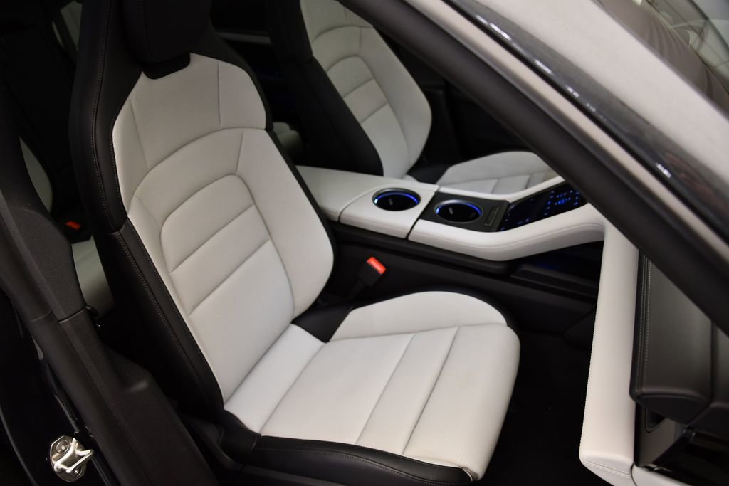 Used 2025 Porsche Taycan image 49