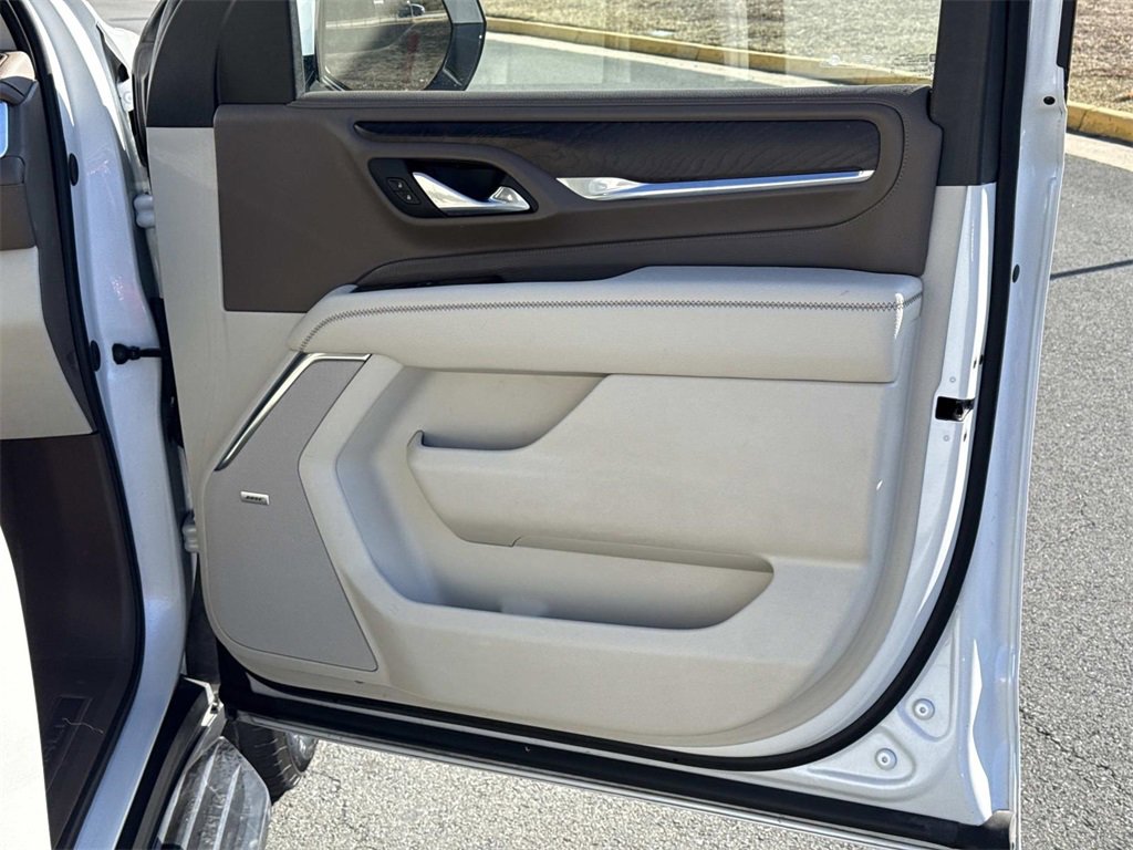 Used 2023 GMC Yukon Denali w/ Advanced Technology Package image 10