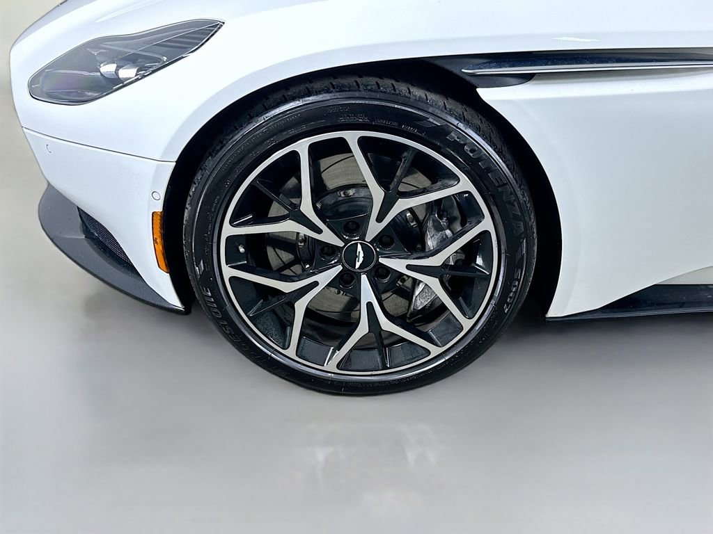 Used 2019 Aston Martin DB11 Volante image 8