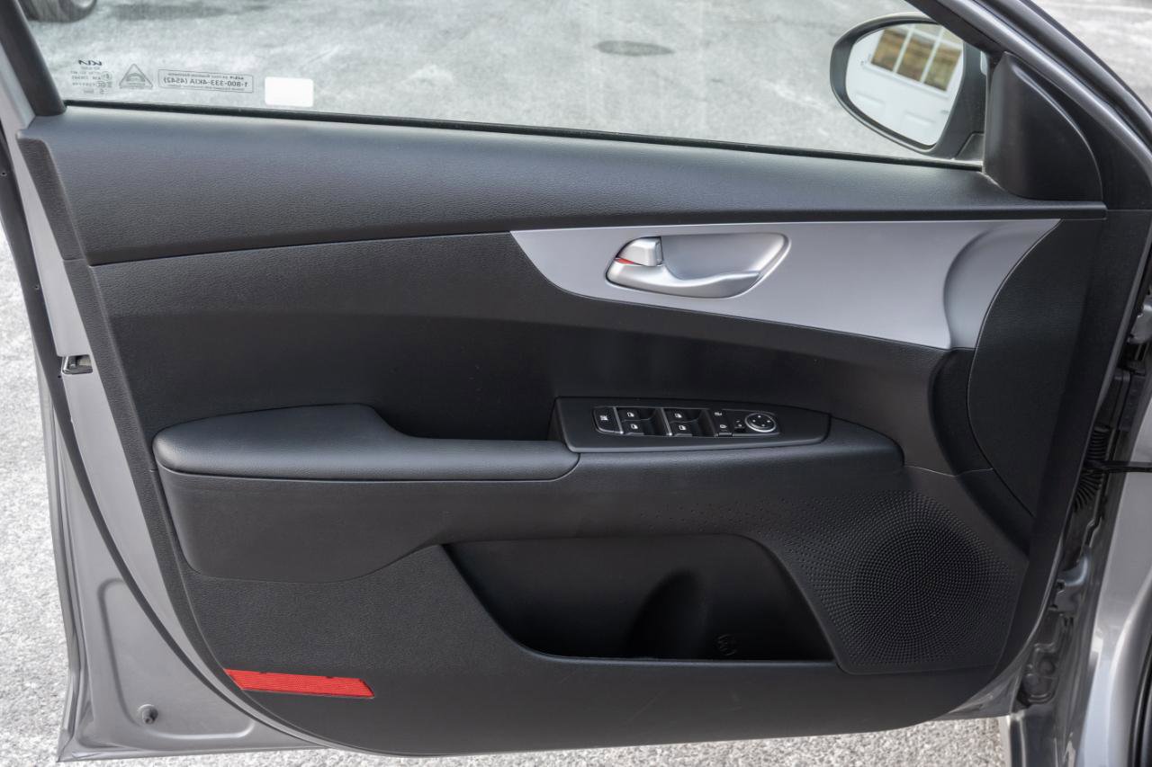 Used 2024 Kia Forte LXS w/ LXS Technology Package image 21