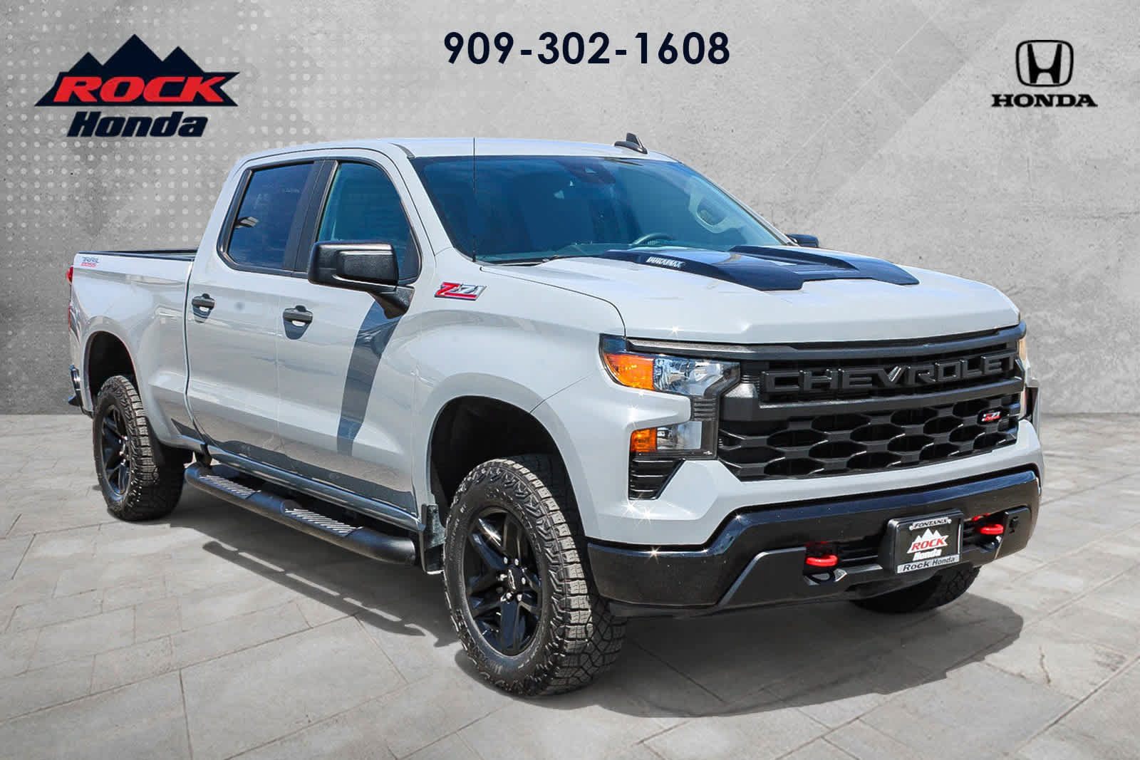 Used 2024 Chevrolet Silverado 1500 Custom Trail Boss AWD/4WD image 3