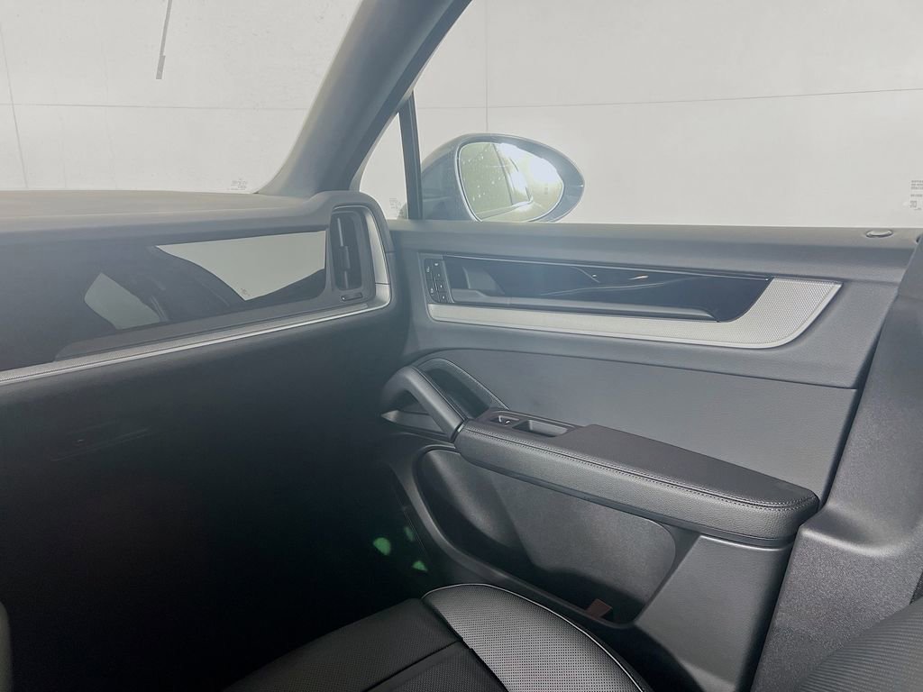 New 2026 Porsche Cayenne S image 26