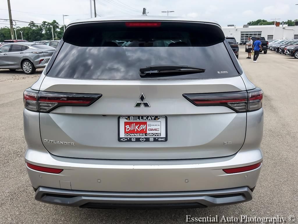 Used 2025 Mitsubishi Outlander SE AWD/4WD image 7