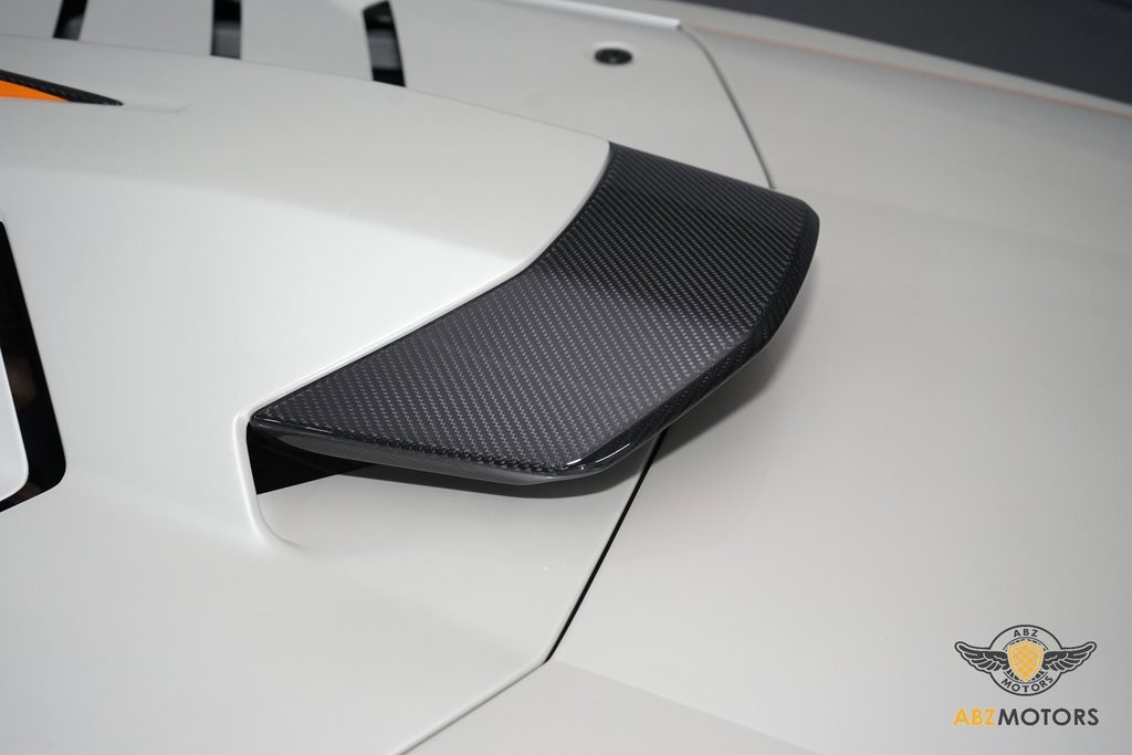 Used 2022 Lamborghini Huracan STO image 12