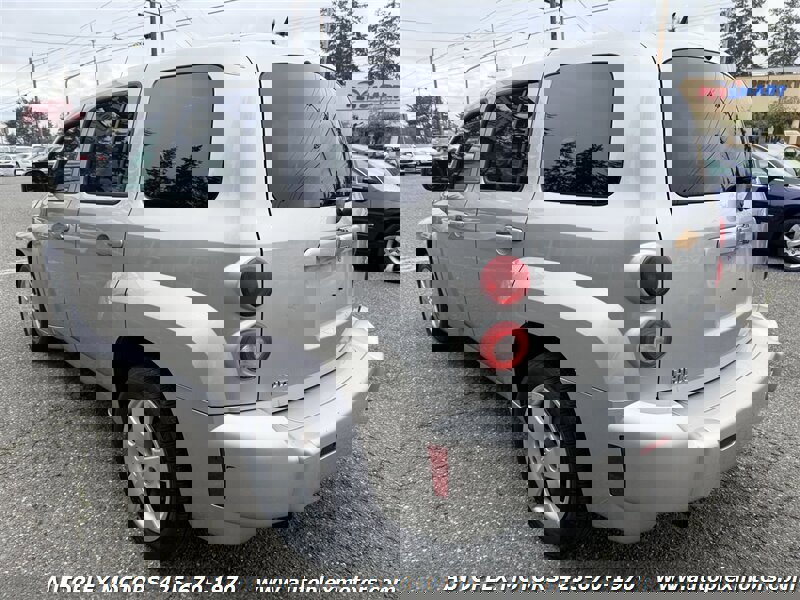 Used 2008 Chevrolet HHR LS FWD image 6