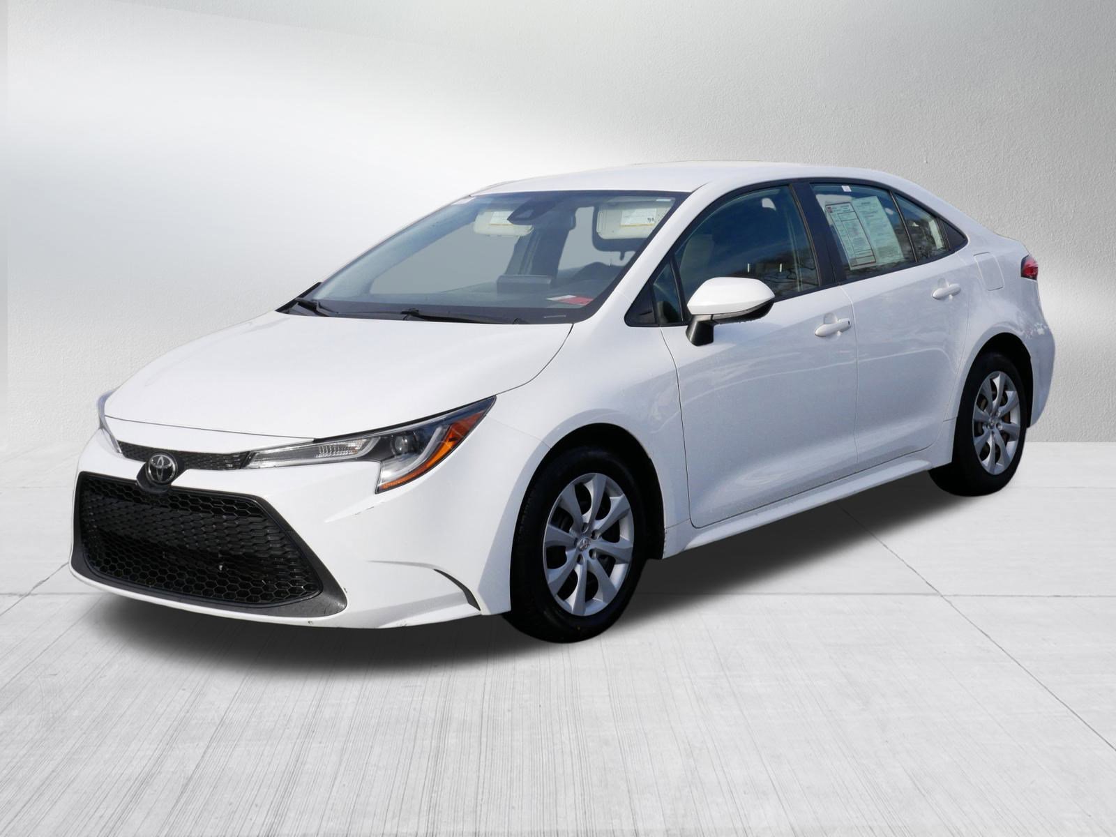 Certified 2022 Toyota Corolla LE image 3