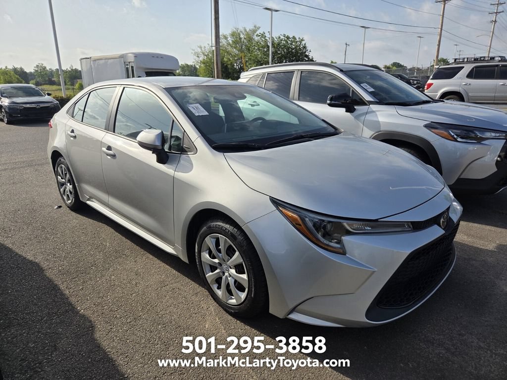 Used 2020 Toyota Corolla LE FWD image 3
