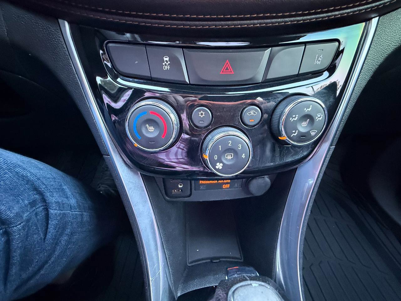 Used 2020 Chevrolet Trax Premier FWD image 20