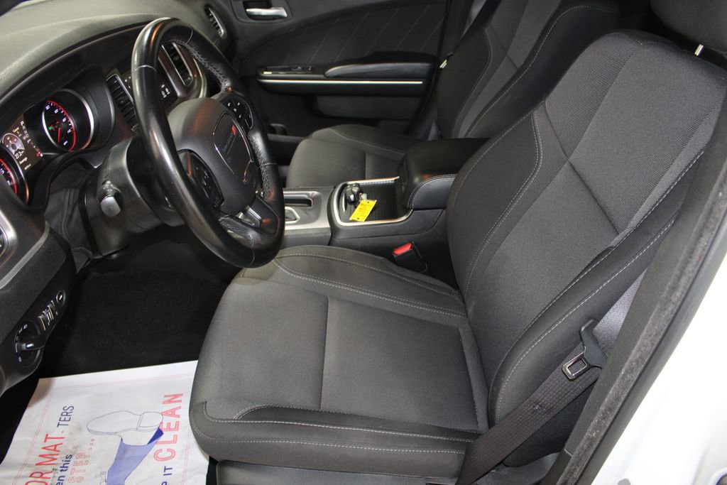Used 2019 Dodge Charger SXT RWD image 17