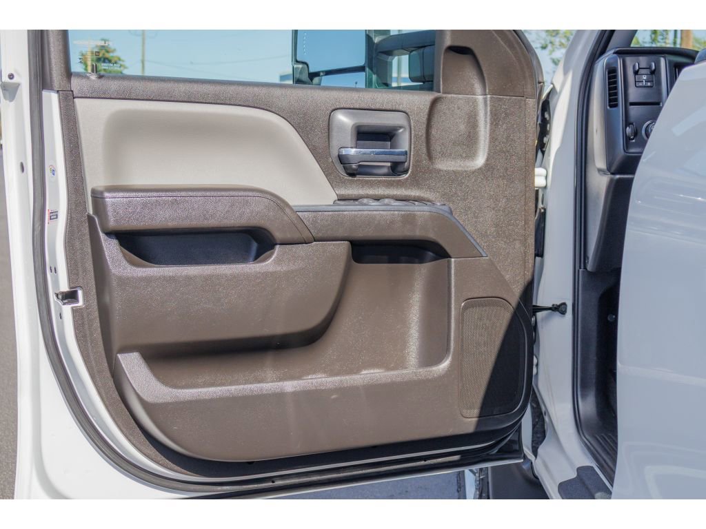 Used 2018 Chevrolet Silverado 2500 W/T AWD/4WD image 18