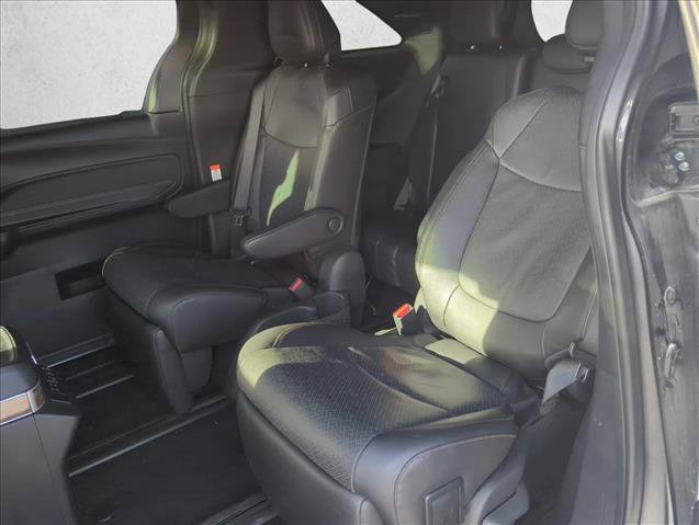 Used 2025 Toyota Sienna Platinum FWD image 20