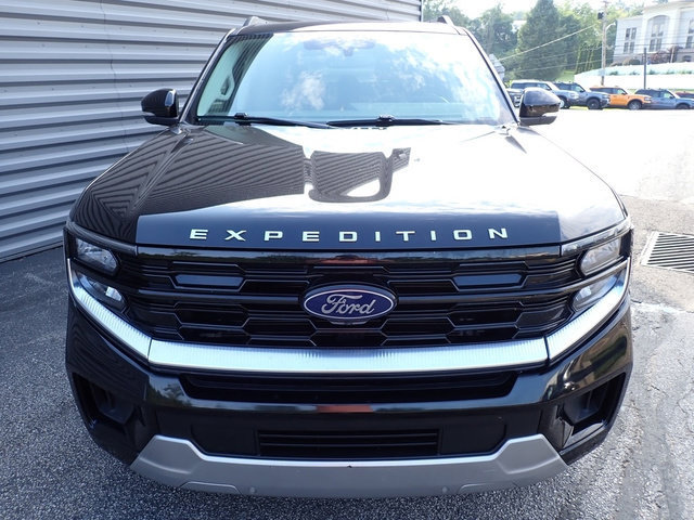 Certified 2025 Ford Expedition Platinum AWD/4WD image 12