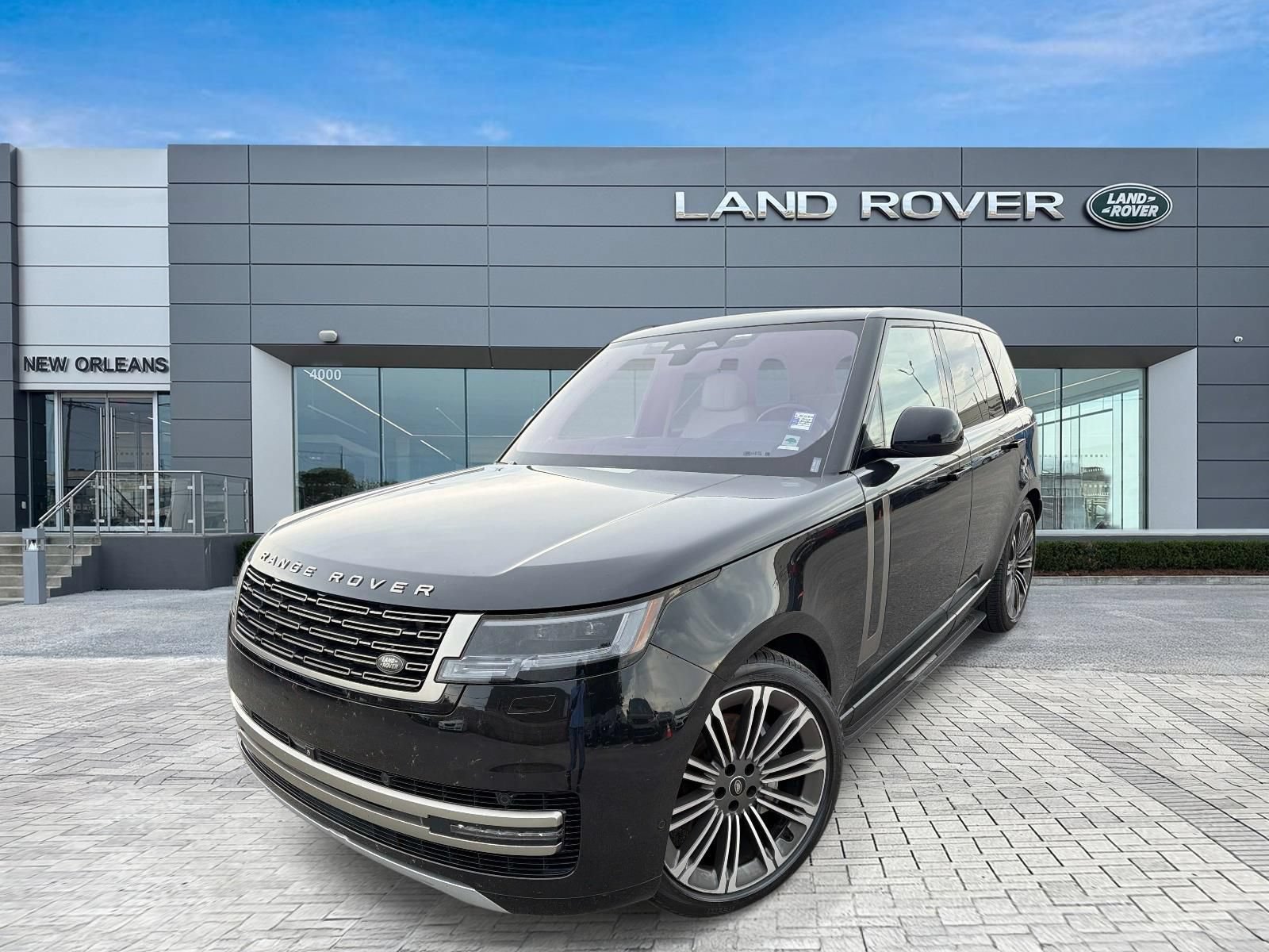 Used 2023 Land Rover Range Rover SE AWD/4WD image 1