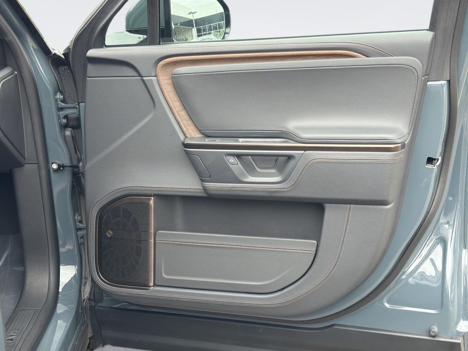 Used 2026 Rivian R1S Premium AWD/4WD image 33