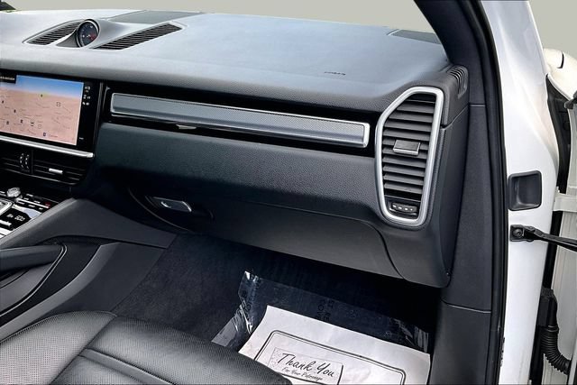Used 2023 Porsche Cayenne Platinum Edition AWD/4WD image 30