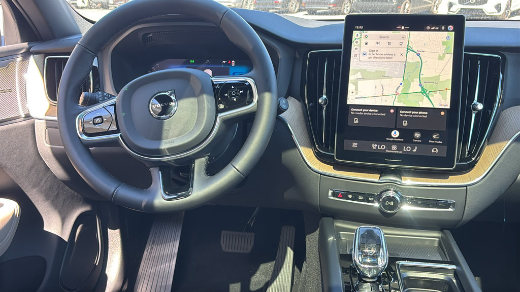 New 2027 Volvo XC60 B5 Plus AWD/4WD image 7