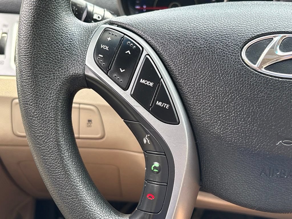 Used 2015 Hyundai Elantra SE w/ Option Group 02 FWD image 16
