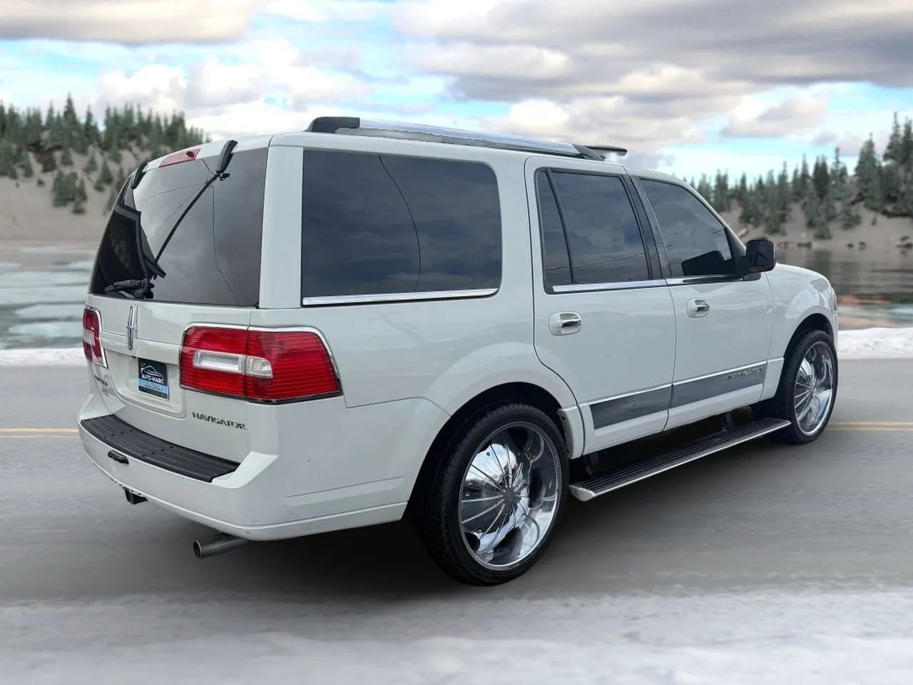 Used 2008 Lincoln Navigator 4WD image 3