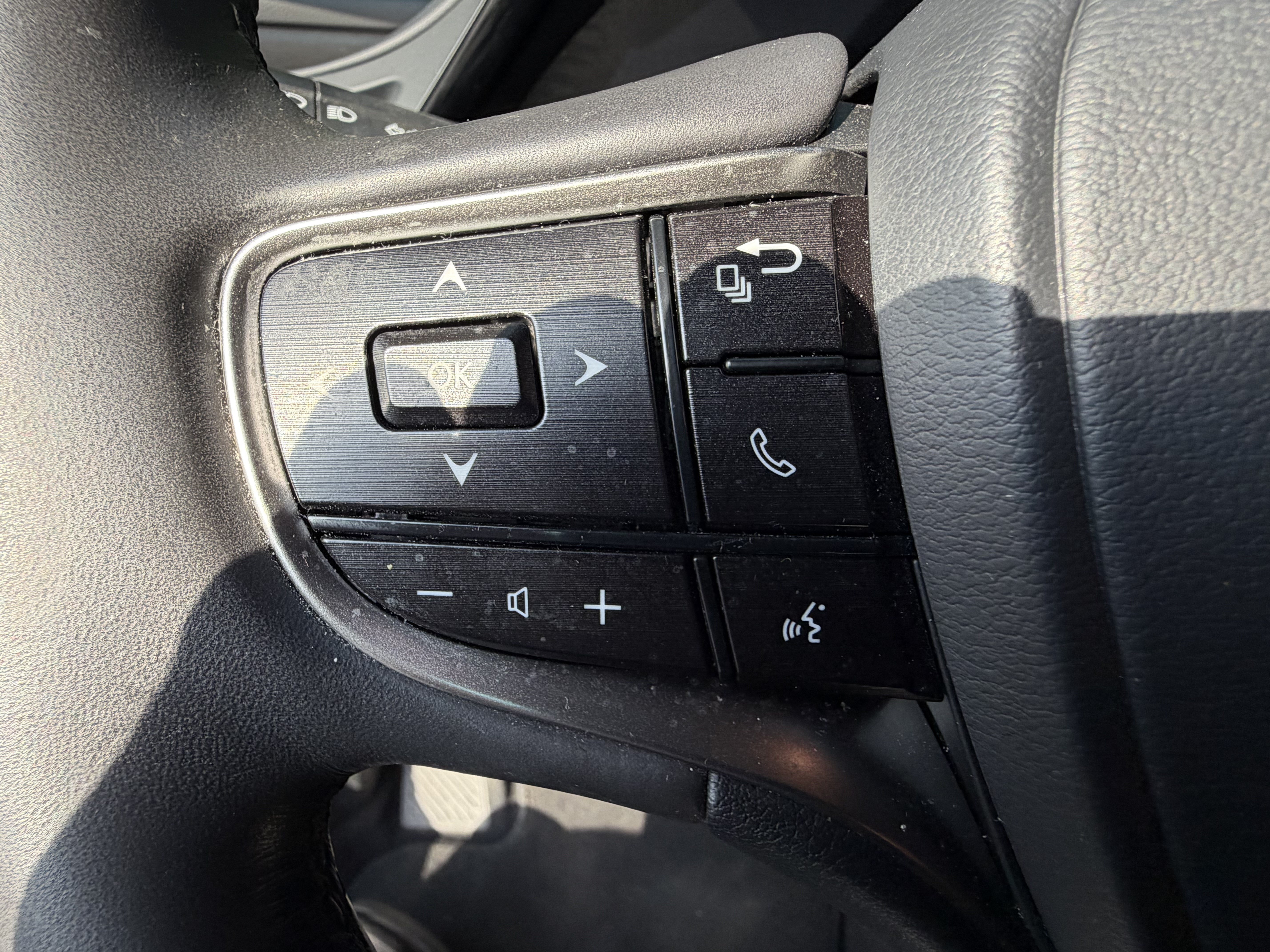 Certified 2023 Lexus ES 250 w/ Premium Package AWD/4WD image 18